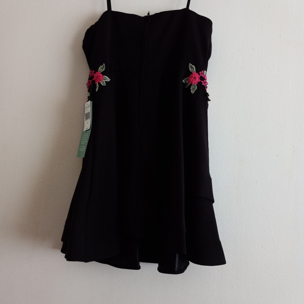B. Smart-Juniors Strapless Floral Applique Fit - Picture 4 of 6